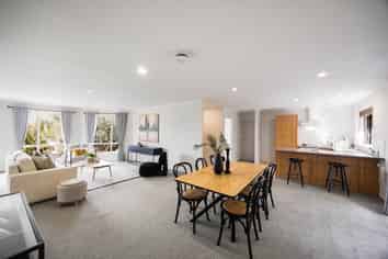 25 Blue Heron Rise, Stanmore Bay
