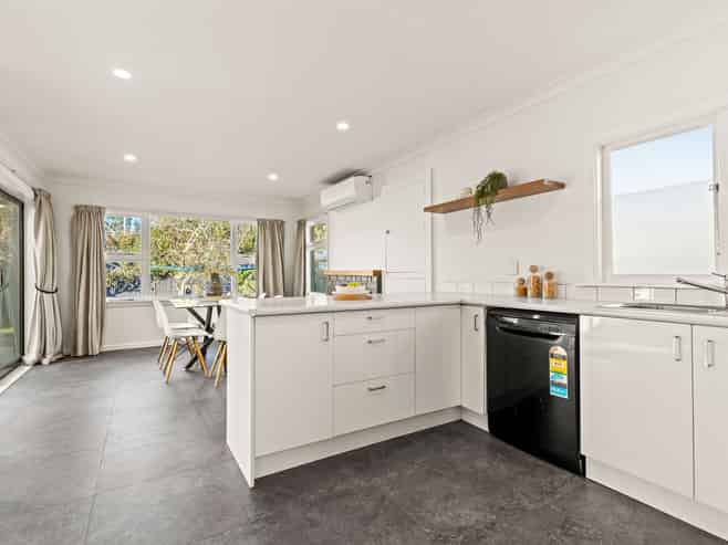 404 Bower Avenue, Parklands