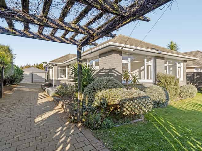 404 Bower Avenue, Parklands