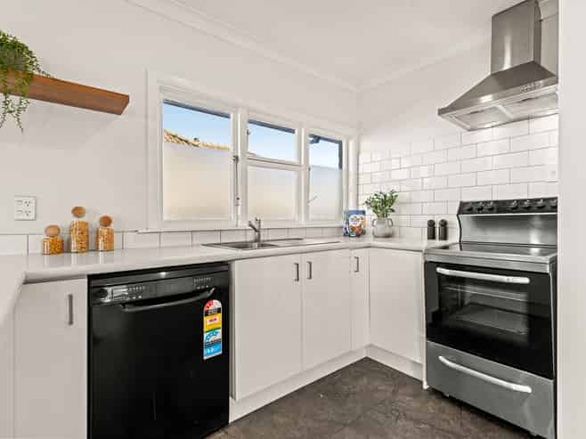 404 Bower Avenue, Parklands