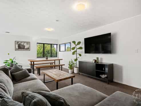 1/150 Bradbury Road, Botany Downs