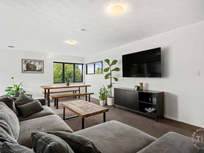 1/150 Bradbury Road, Botany Downs