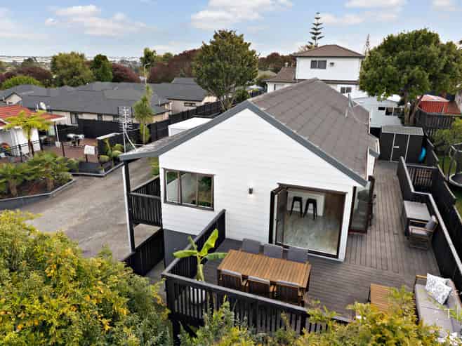 1/150 Bradbury Road, Botany Downs