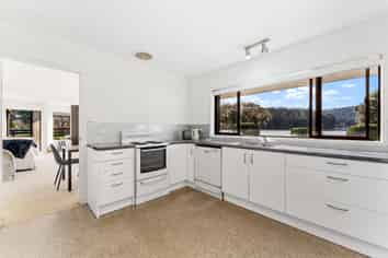 2 Dunbar Road, Point Wells