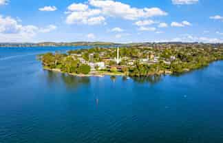 2 Dunbar Road, Point Wells