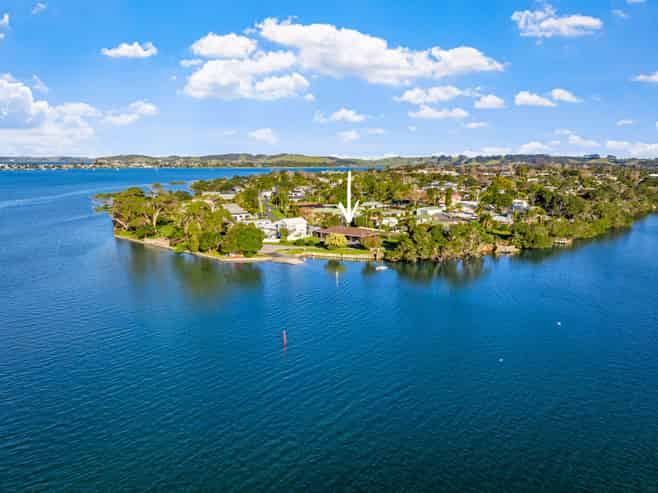 2 Dunbar Road, Point Wells