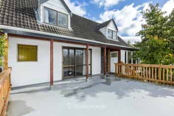 8 Sunbrae Drive, Silverstream