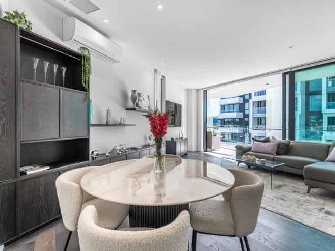 205/223B Green Lane West, Epsom