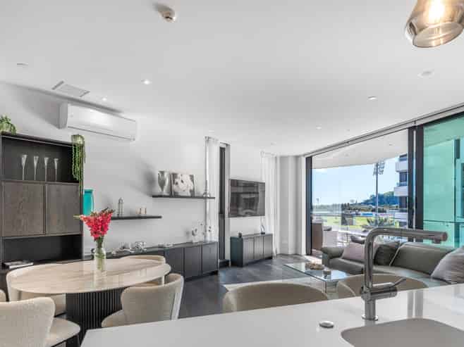 205/223B Green Lane West, Epsom