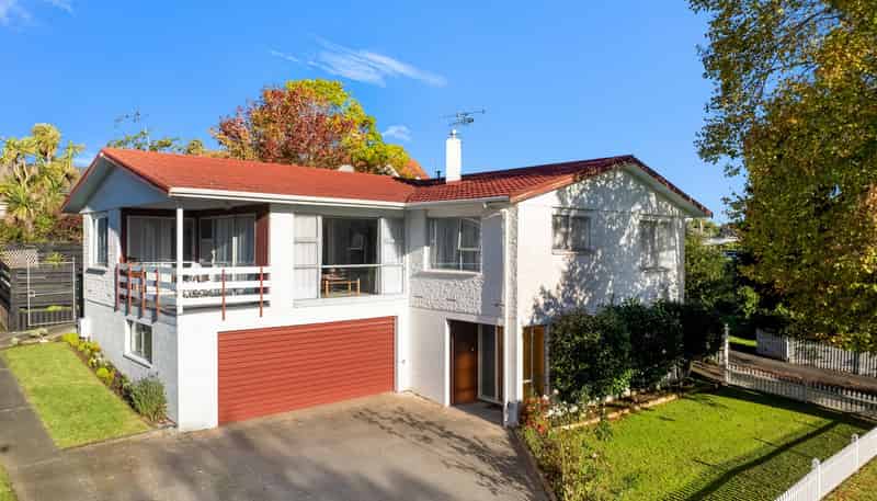 14A Brassey Road, Saint Johns Hill