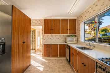 14A Brassey Road, Saint Johns Hill