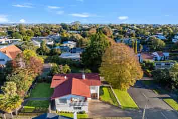 14A Brassey Road, Saint Johns Hill