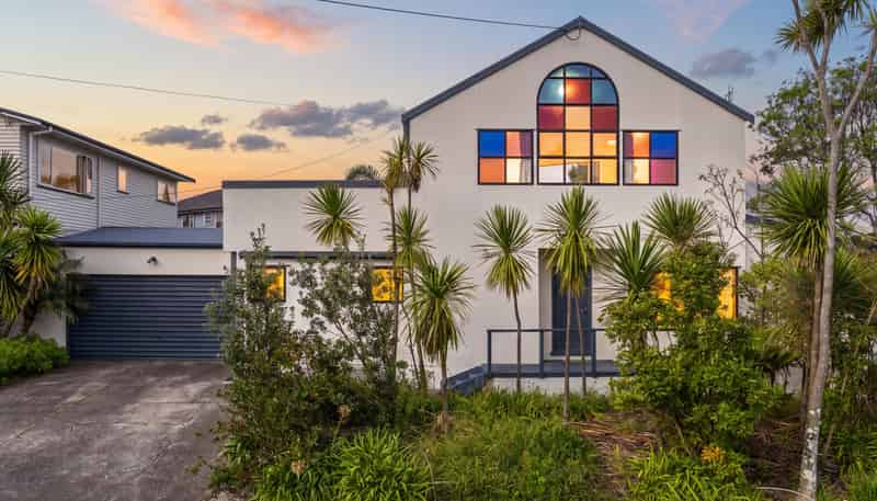 2/953 Beach Road, Torbay