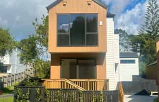 2/44 Sylvan Crescent, Te Atatu South