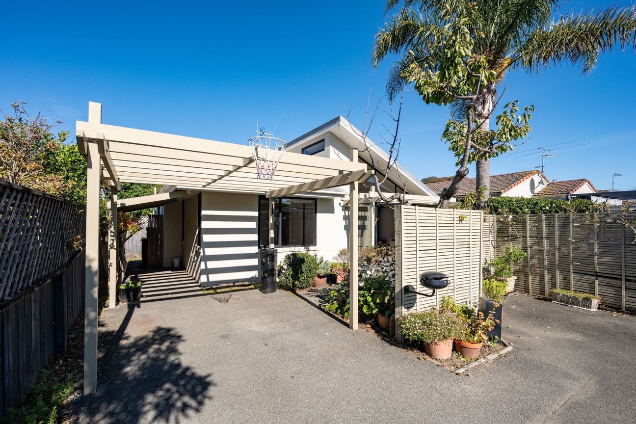 Private Lane - Stylish Inner-City Pad! - Vista 2