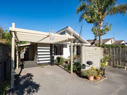 7 Lancewood Way, The Wood