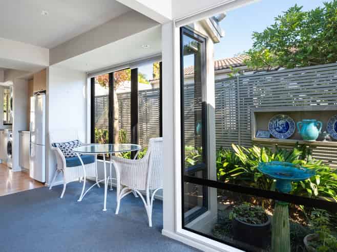 7 Lancewood Way, The Wood