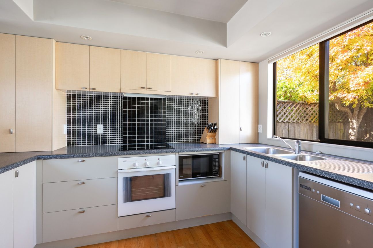 Private Lane - Stylish Inner-City Pad! - Altro