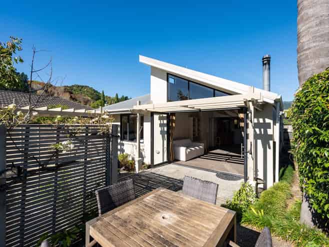 7 Lancewood Way, The Wood