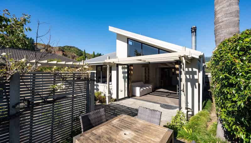 7 Lancewood Way, The Wood