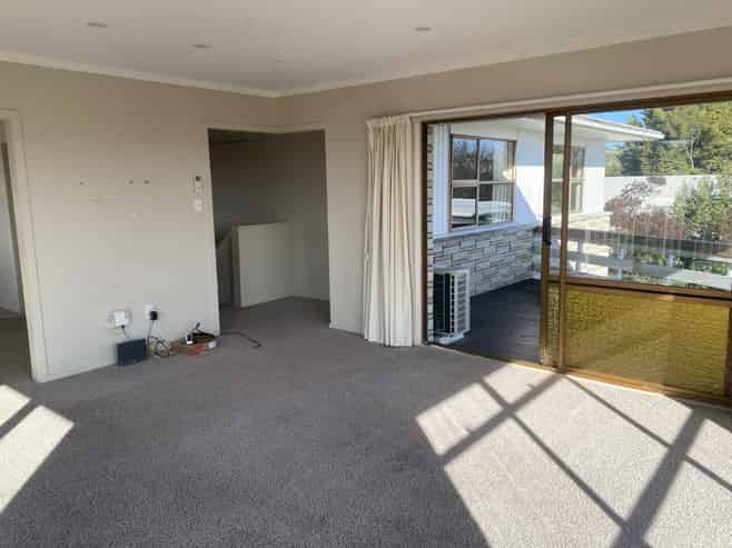 37 Hyde Avenue - Upstairs, Richmond Heights