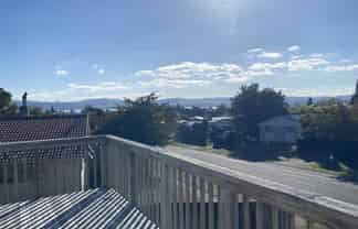 37 Hyde Avenue - Upstairs, Richmond Heights