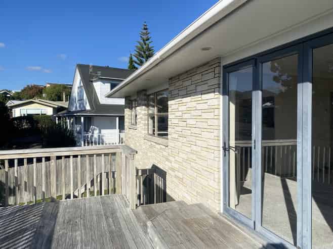 37 Hyde Avenue - Upstairs, Richmond Heights