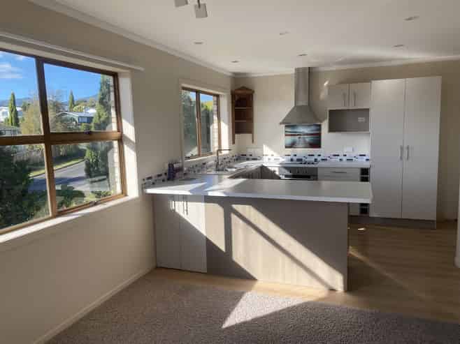 37 Hyde Avenue - Upstairs, Richmond Heights