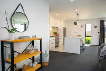 33 Ruru Street, Cambridge