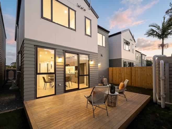 8 Mawney Road, Henderson