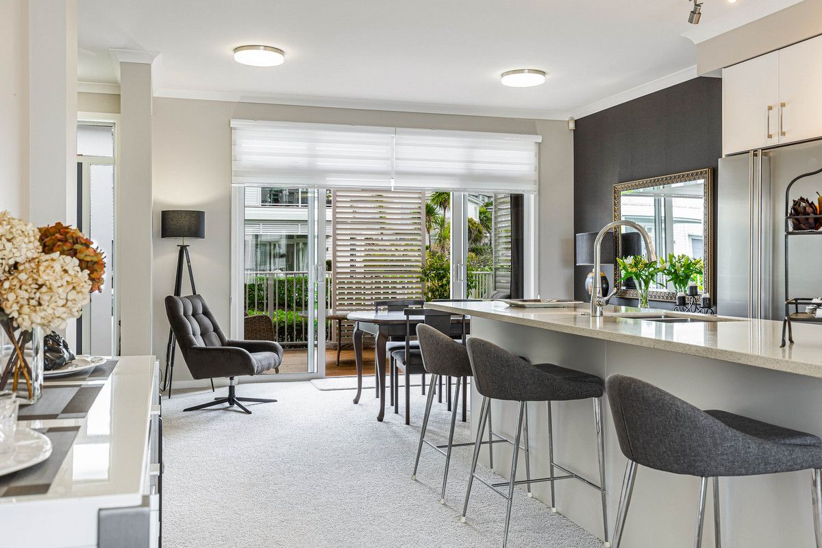 LOCATION LOCATION... AND LIFESTYLE - Vista 4