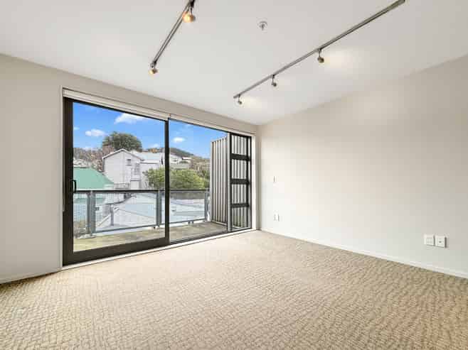 305/80 Riddiford Street, Newtown