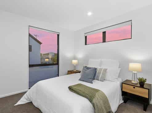 2/49 Laurence Street, Waltham