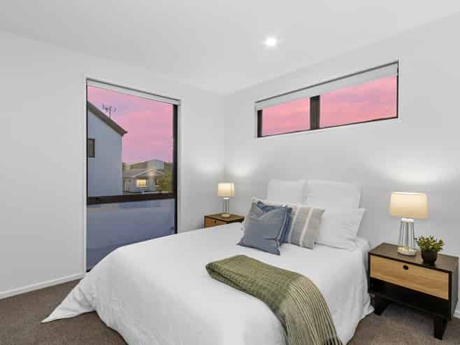 2/49 Laurence Street, Waltham