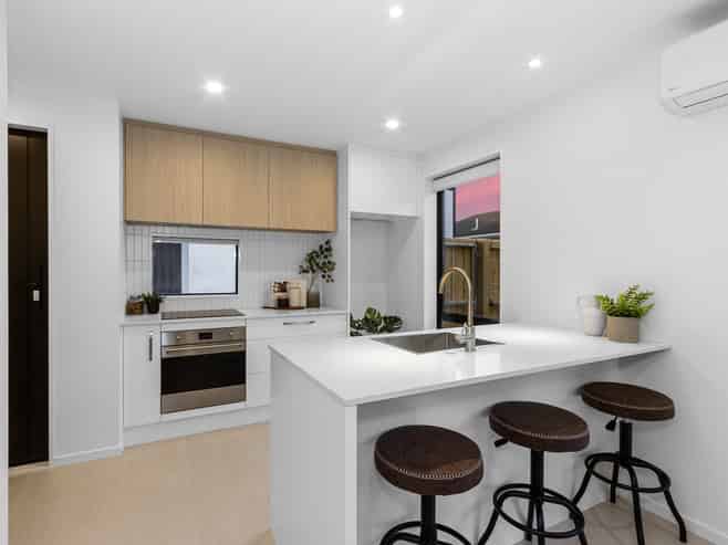 2/49 Laurence Street, Waltham