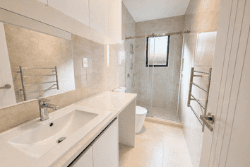 a/2 Biscay Place, Conifer Grove