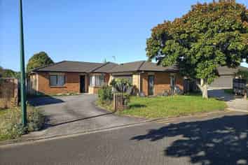 13 Riplington Road, Huntington Park