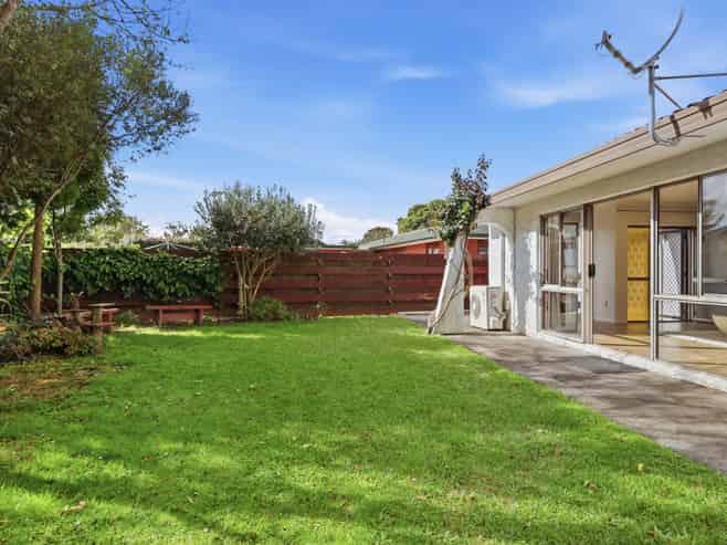 2/20 Ashdown Place, Pahurehure