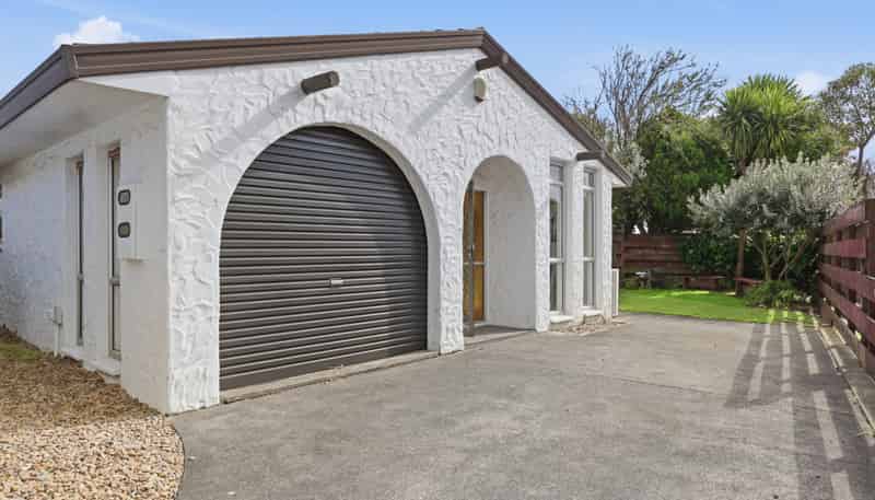 2/20 Ashdown Place, Pahurehure