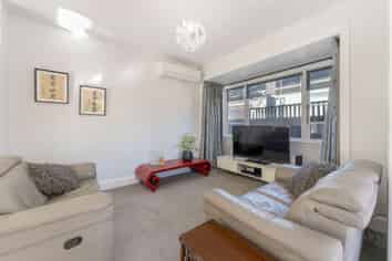 35 Cleveland Street, Edgeware