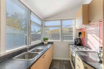 35 Cleveland Street, Edgeware