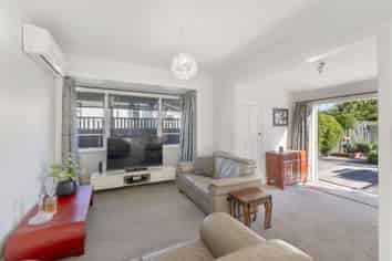 35 Cleveland Street, Edgeware