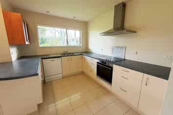 77 Coronation Road, Hillcrest