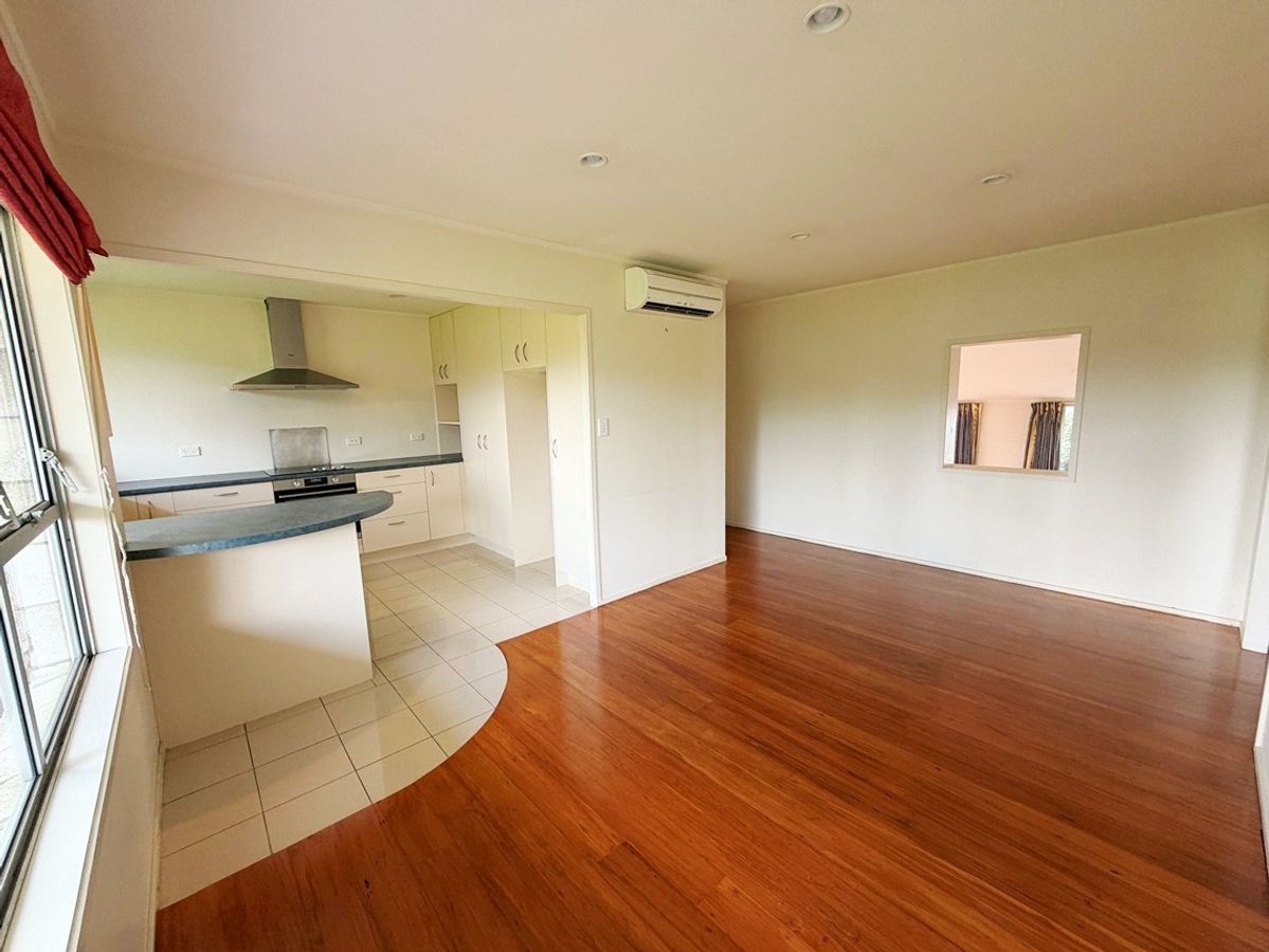Spacious 5-Bedroom Family Home for Rent in Hillcrest - Aanzicht 3