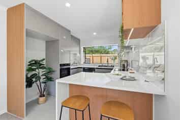 2/11 Roanoke Way, Albany