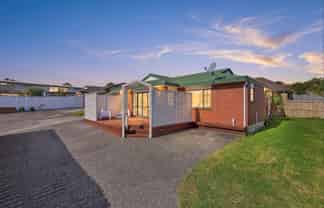 2/11 Roanoke Way, Albany