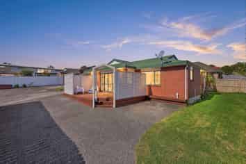 2/11 Roanoke Way, Albany