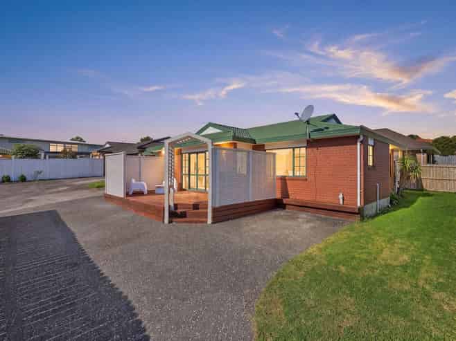 2/11 Roanoke Way, Albany