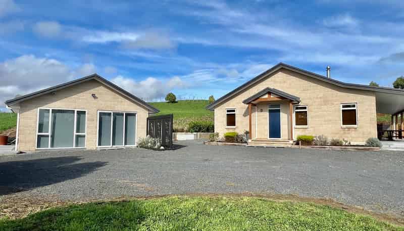 28 Wrights Road, Raglan