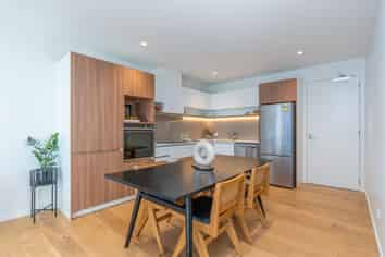 2/11 Spring Street, Onehunga